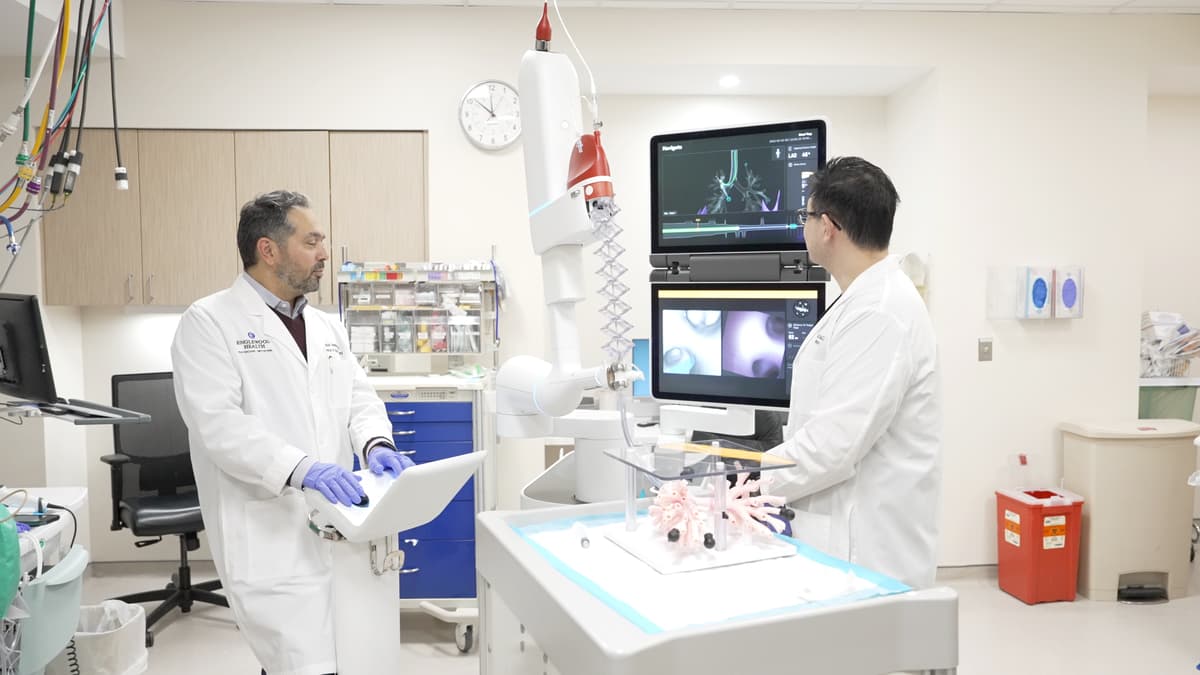 Play video now: Robotic bronchoscopy for lung cancer diagnosis