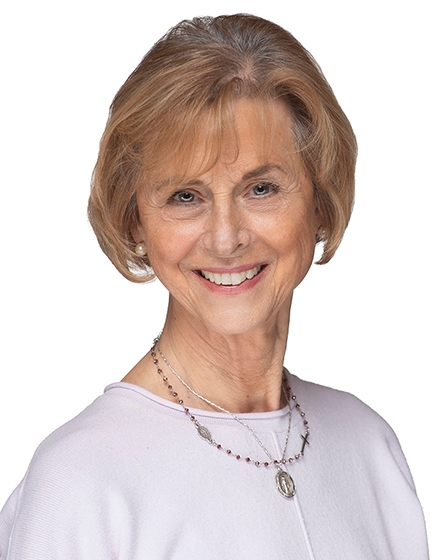 Suzanne Yachechak, RD Headshot